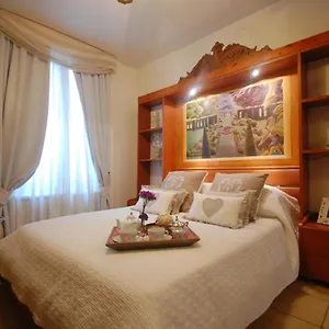 The Right Place 4u Domus Savelli Boutique Rome